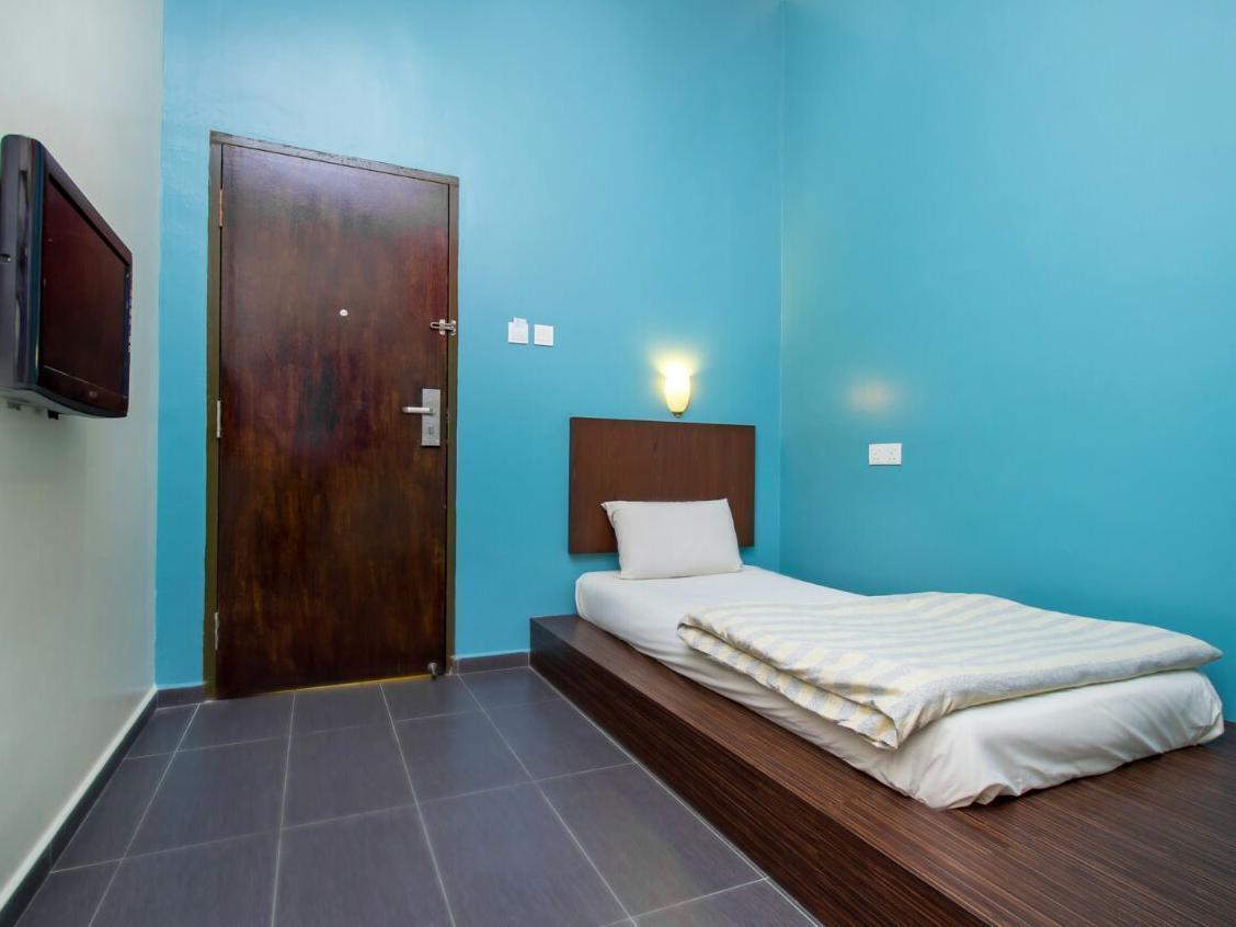 Ample Hotel Skudai Esterno foto